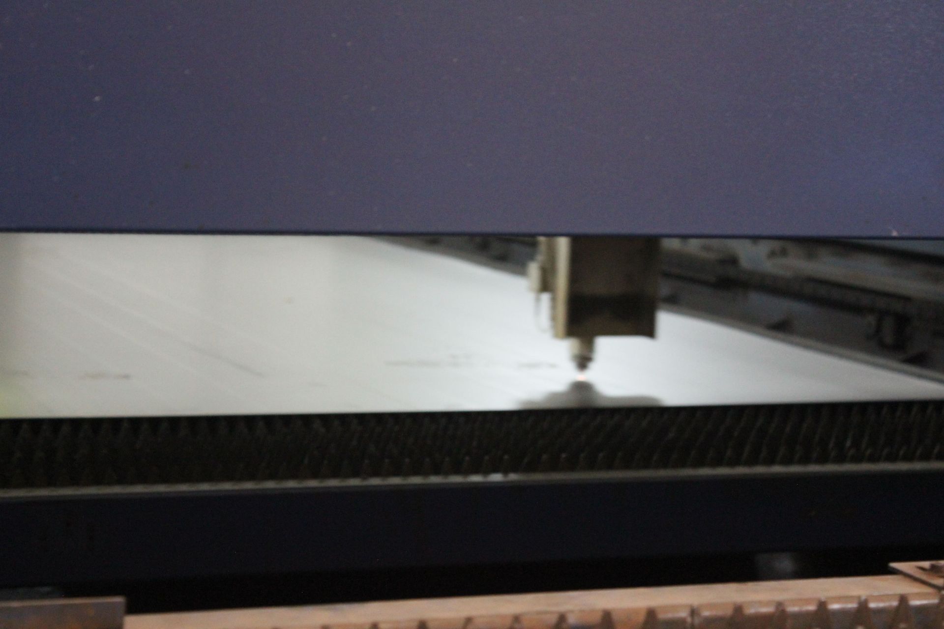 laser cutting machine